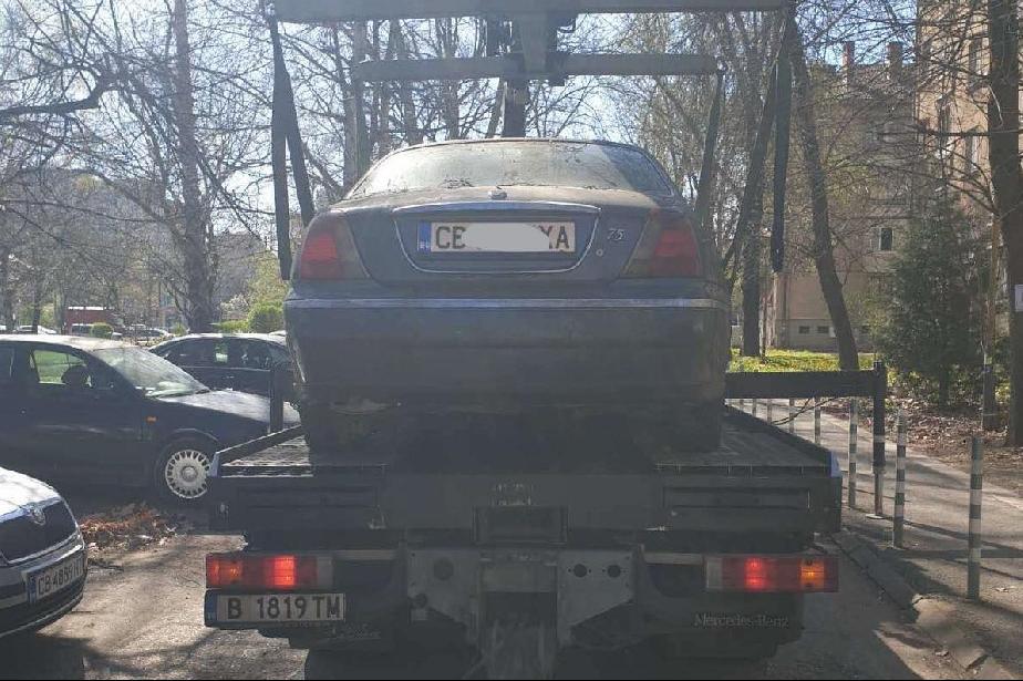 За 3 месеца: 1755 стари автомобила са стикирани в София