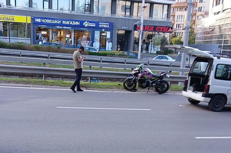 Катастрофа с моторист на столичния бул. България