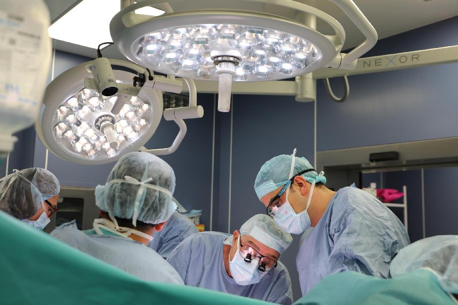 Уролози от ВМА-София ще оперират на живо пред стотици медици от цял свят